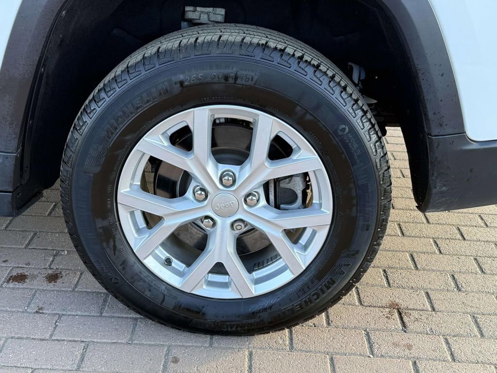 Used 2023 Jeep Grand Cherokee L Limited image 7