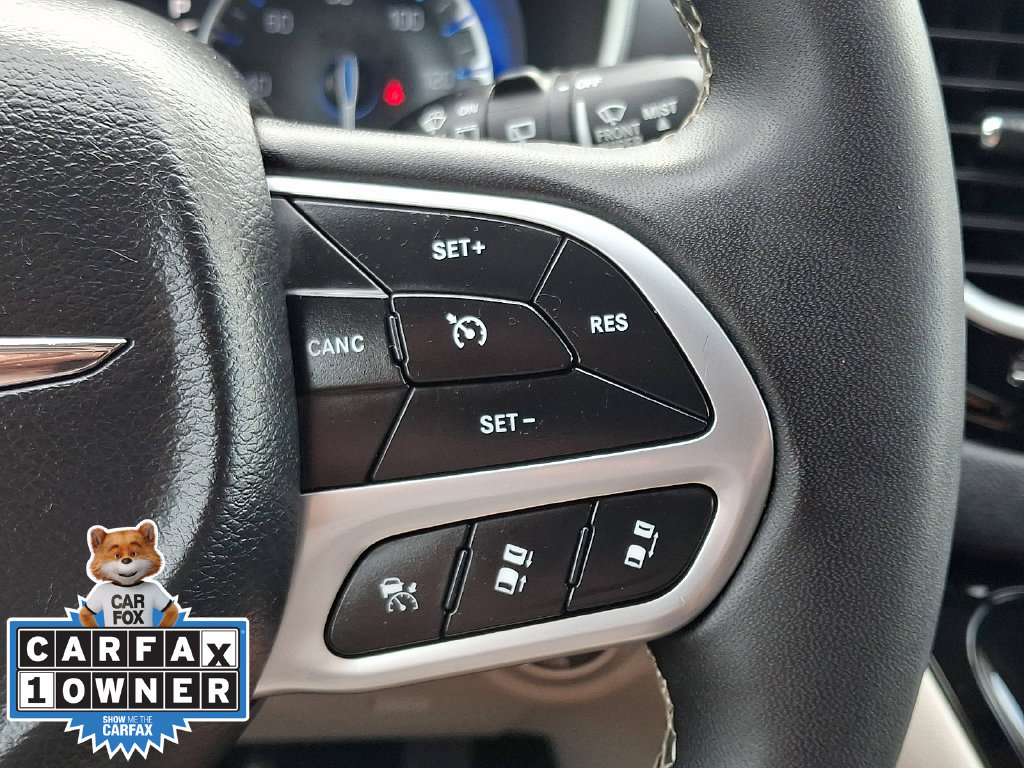Used 2024 Chrysler Pacifica Touring-L FWD image 22