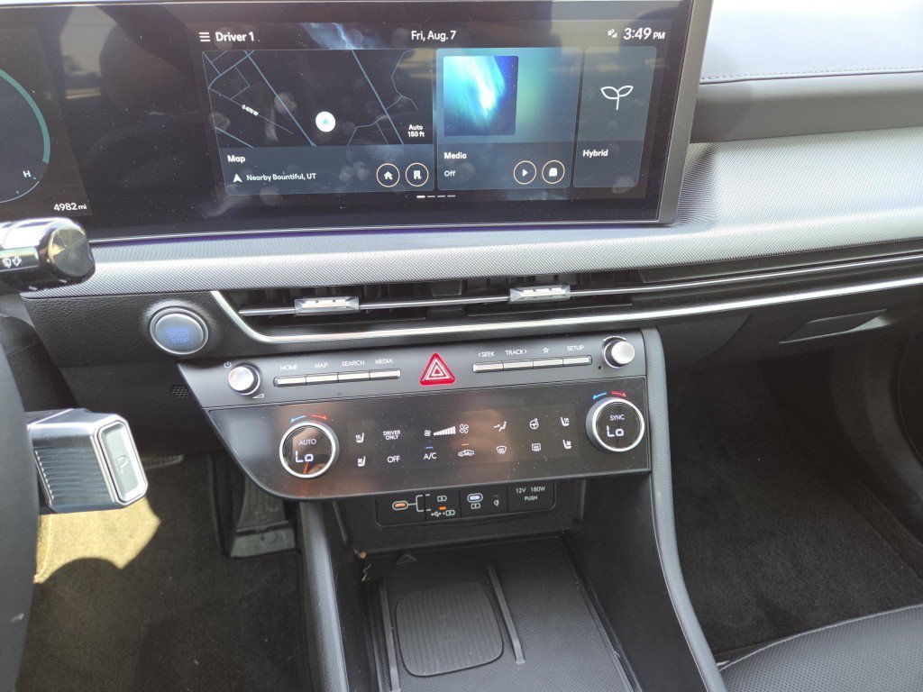 Used 2025 Hyundai Sonata Limited FWD image 35