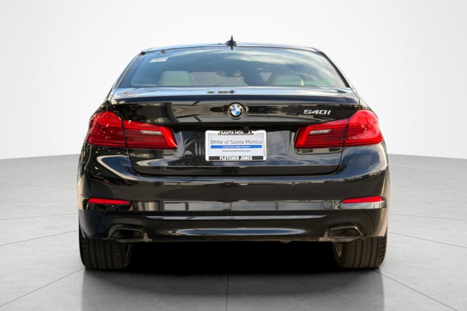 Used 2020 BMW 540i w/ Premium Package RWD image 4