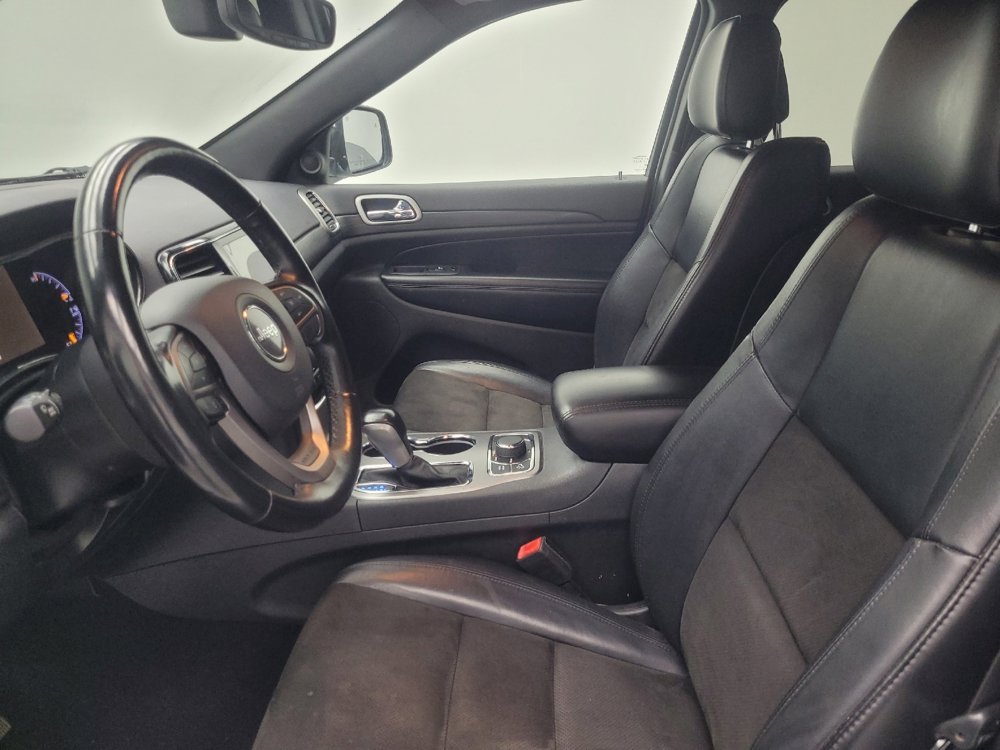 Used 2020 Jeep Grand Cherokee Laredo w/ Quick Order Package 2BN North image 17