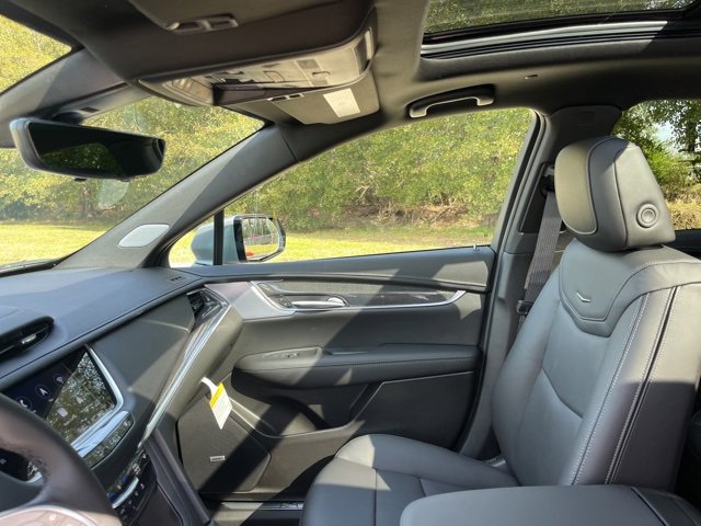 New 2025 Cadillac XT5 Sportv w/ Technology Package image 17