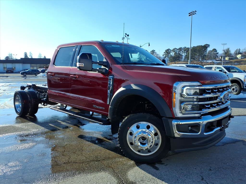 New 2026 Ford F550 4x4 Crew Cab image 3