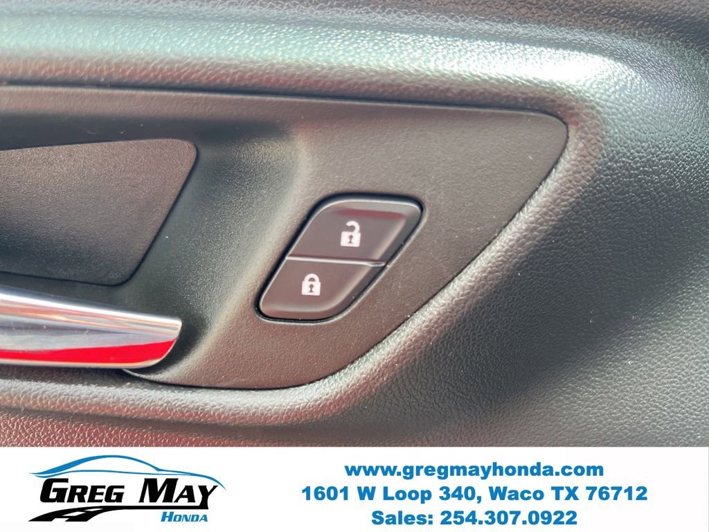 Used 2024 Chevrolet Trax RS FWD image 24