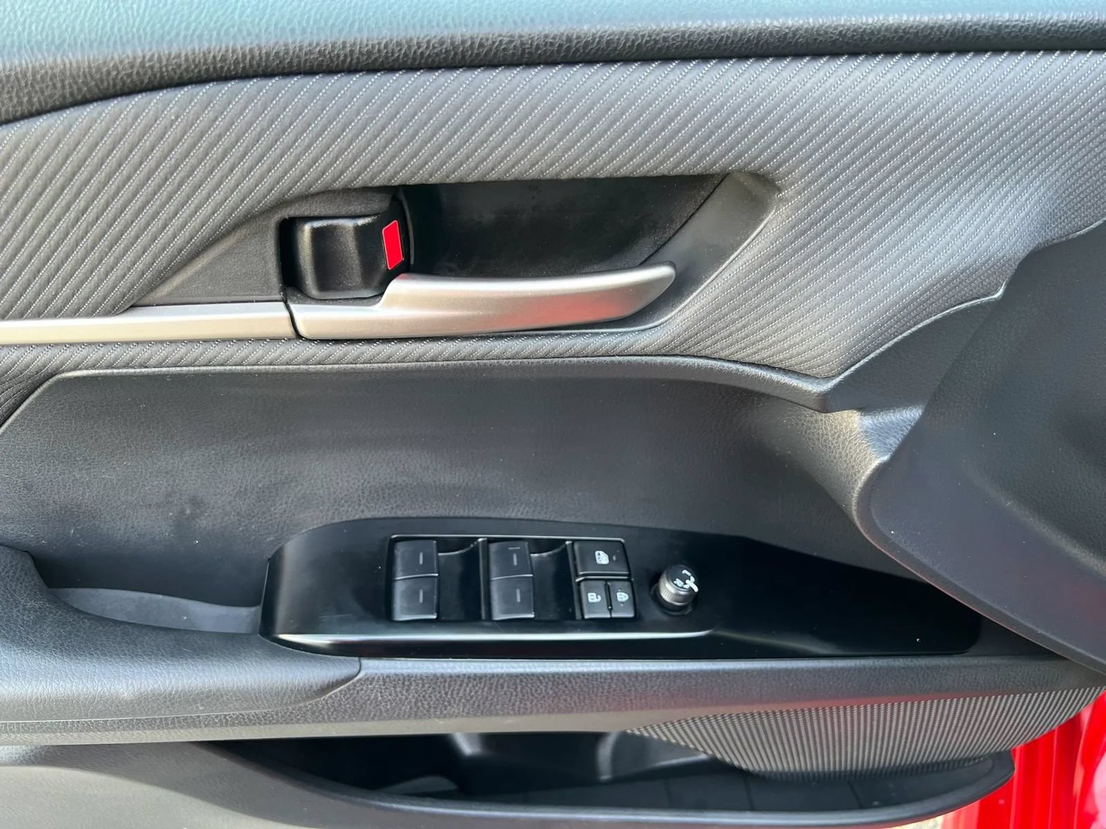 Used 2025 Toyota Camry SE FWD image 13