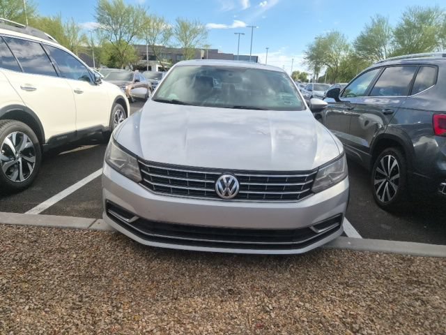 Used 2019 Volkswagen Passat 2.0T Wolfsburg w/ Wheels & Sunroof Package FWD image 2