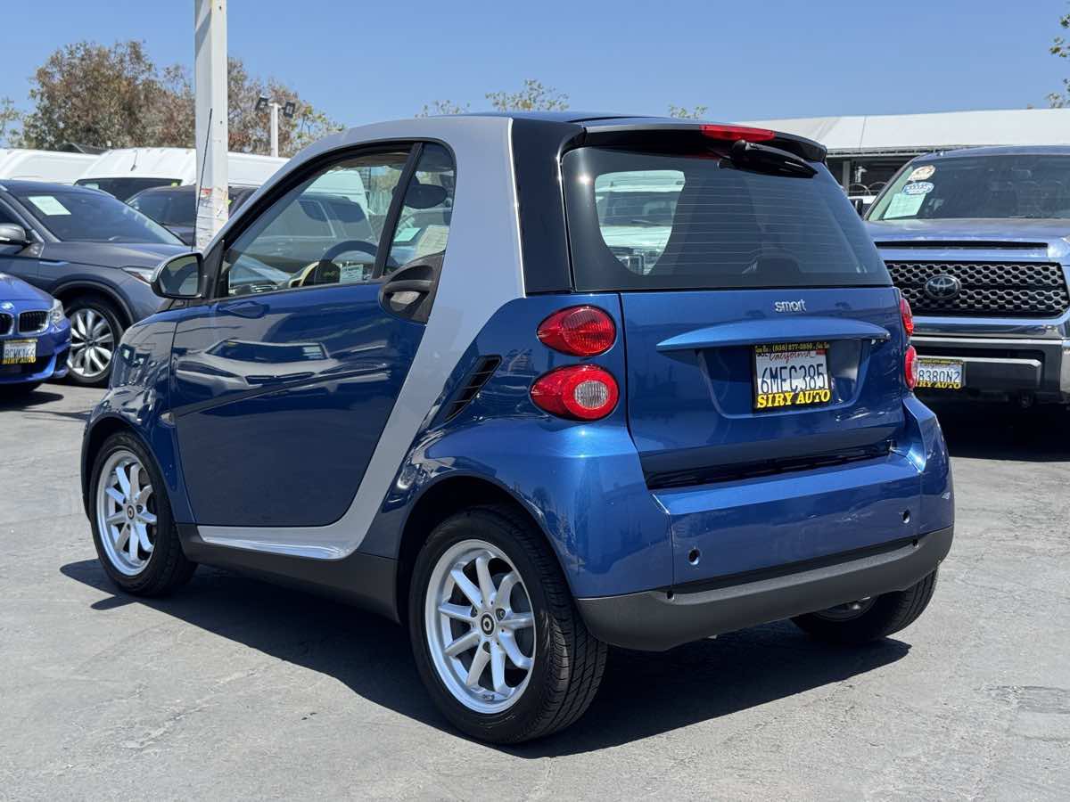 Used 2010 smart fortwo passion RWD image 14