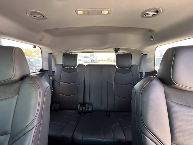 Used 2019 Cadillac Escalade Luxury AWD/4WD image 19