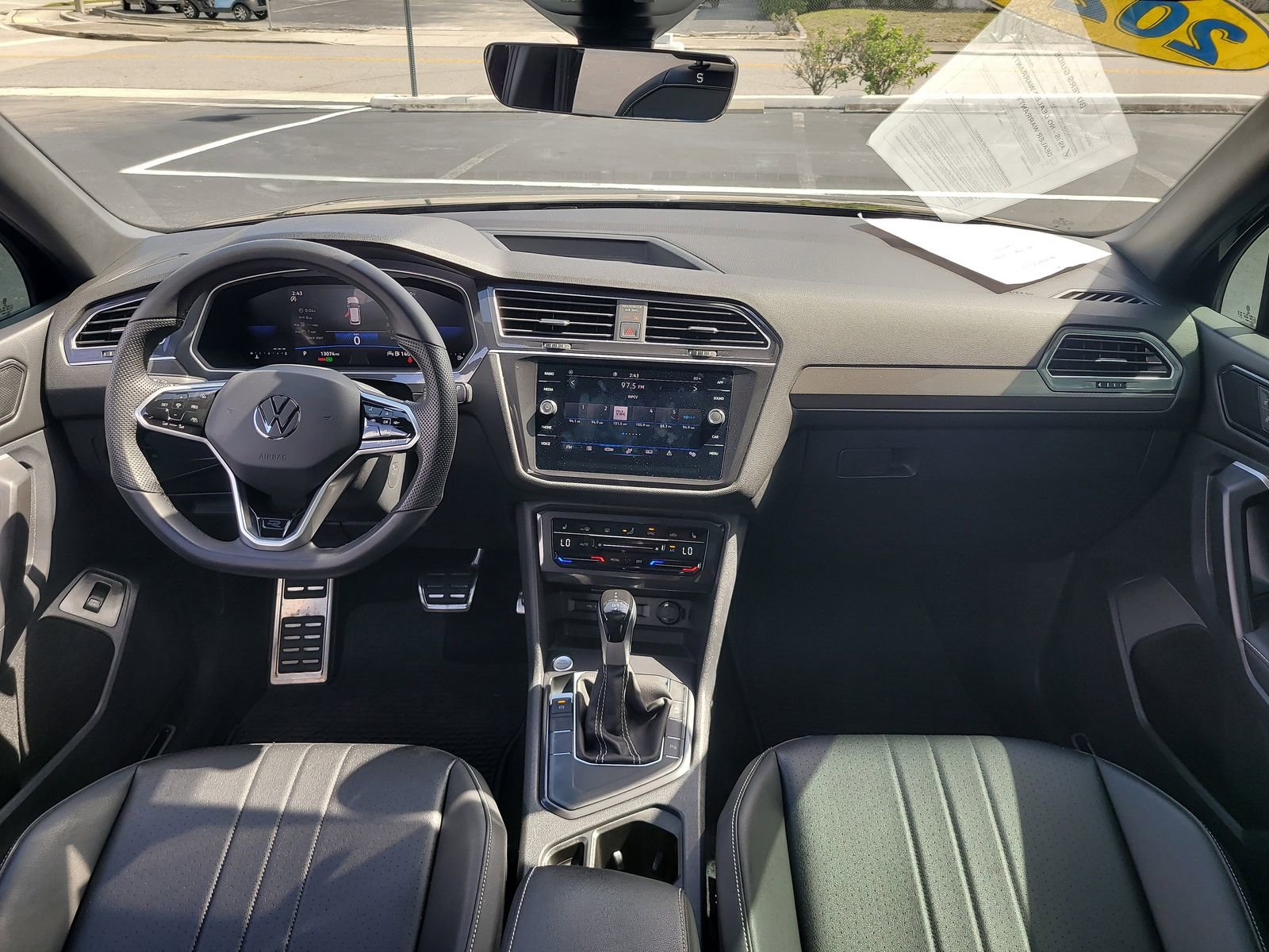 Used 2024 Volkswagen Tiguan SE R-Line image 12