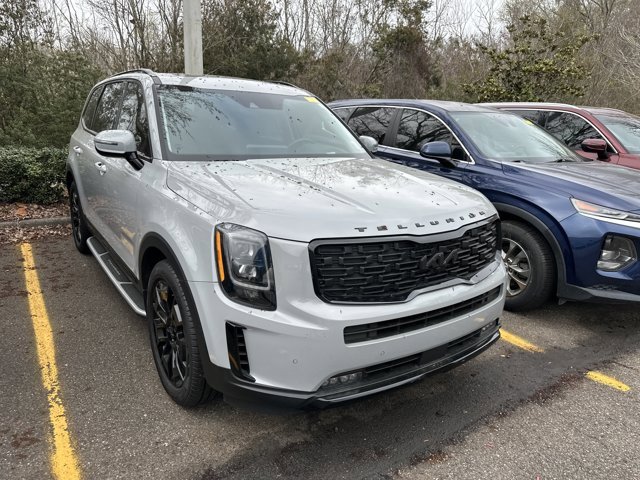 Used 2022 Kia Telluride SX w/ SX Prestige Package image 2