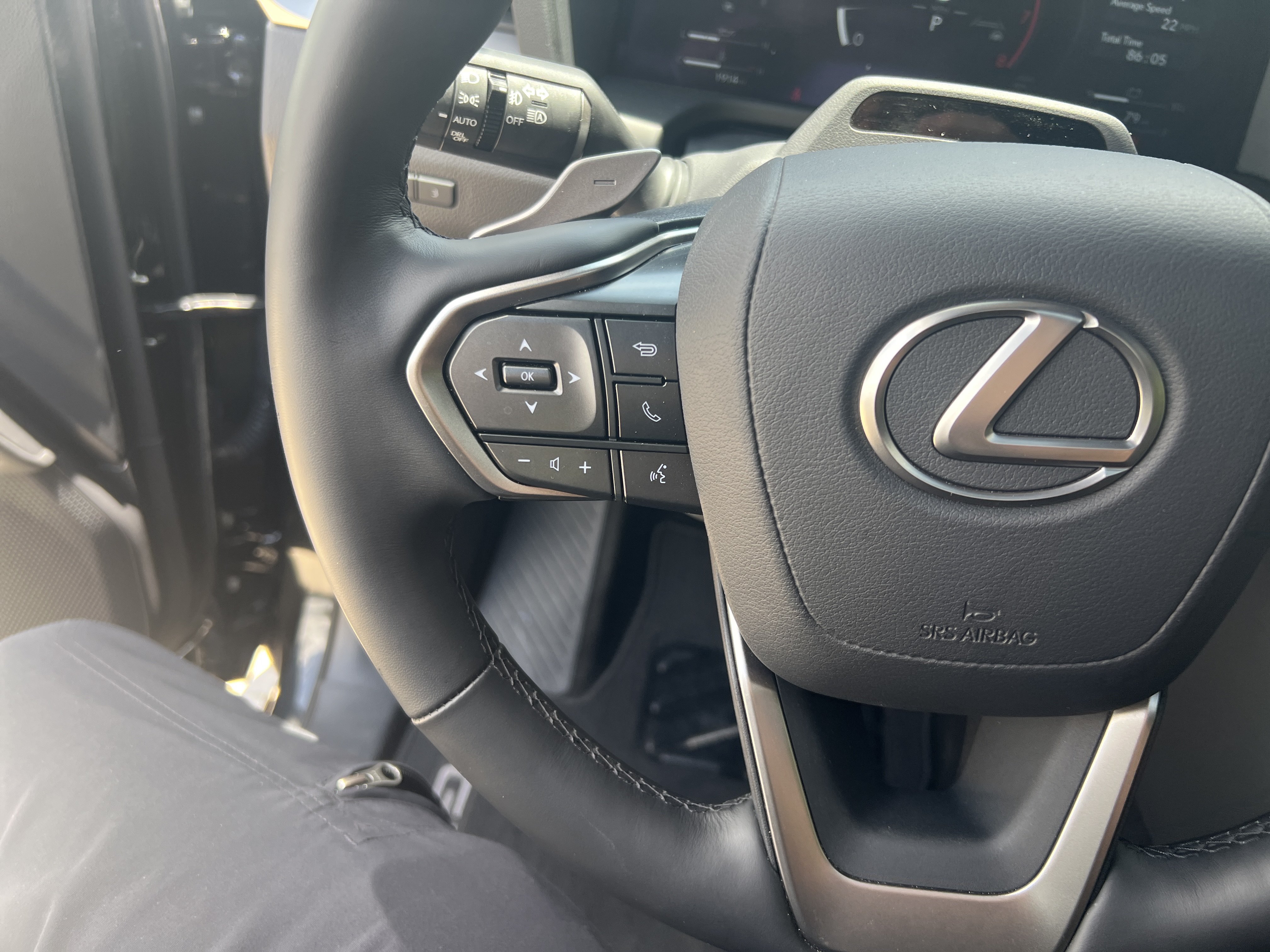 Used 2025 Lexus GX 550 w/ Accessory Package (31) AWD/4WD image 17