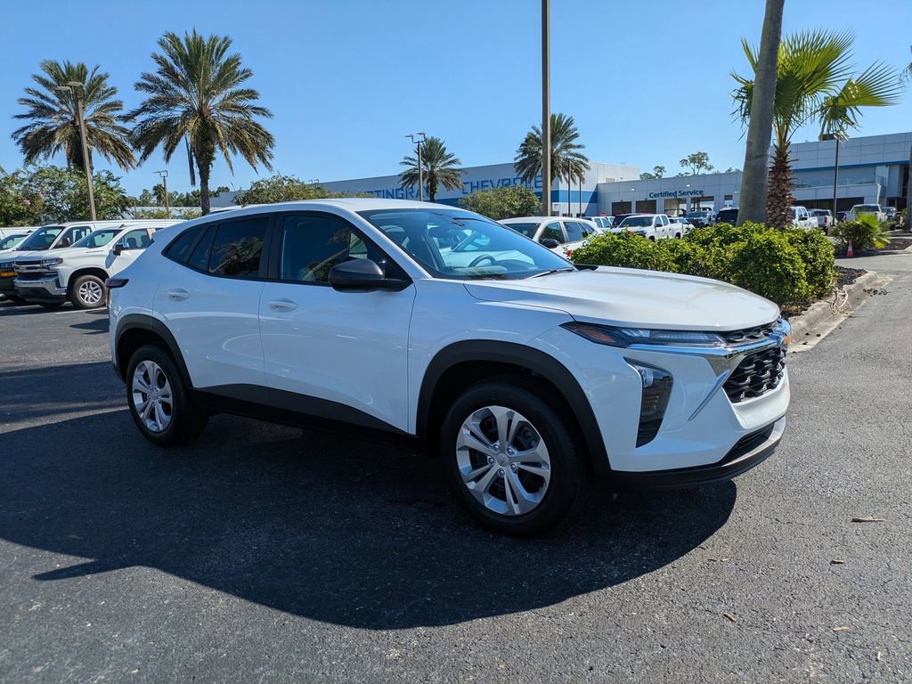 New 2026 Chevrolet Trax LS w/ Driver Confidence Package video 2