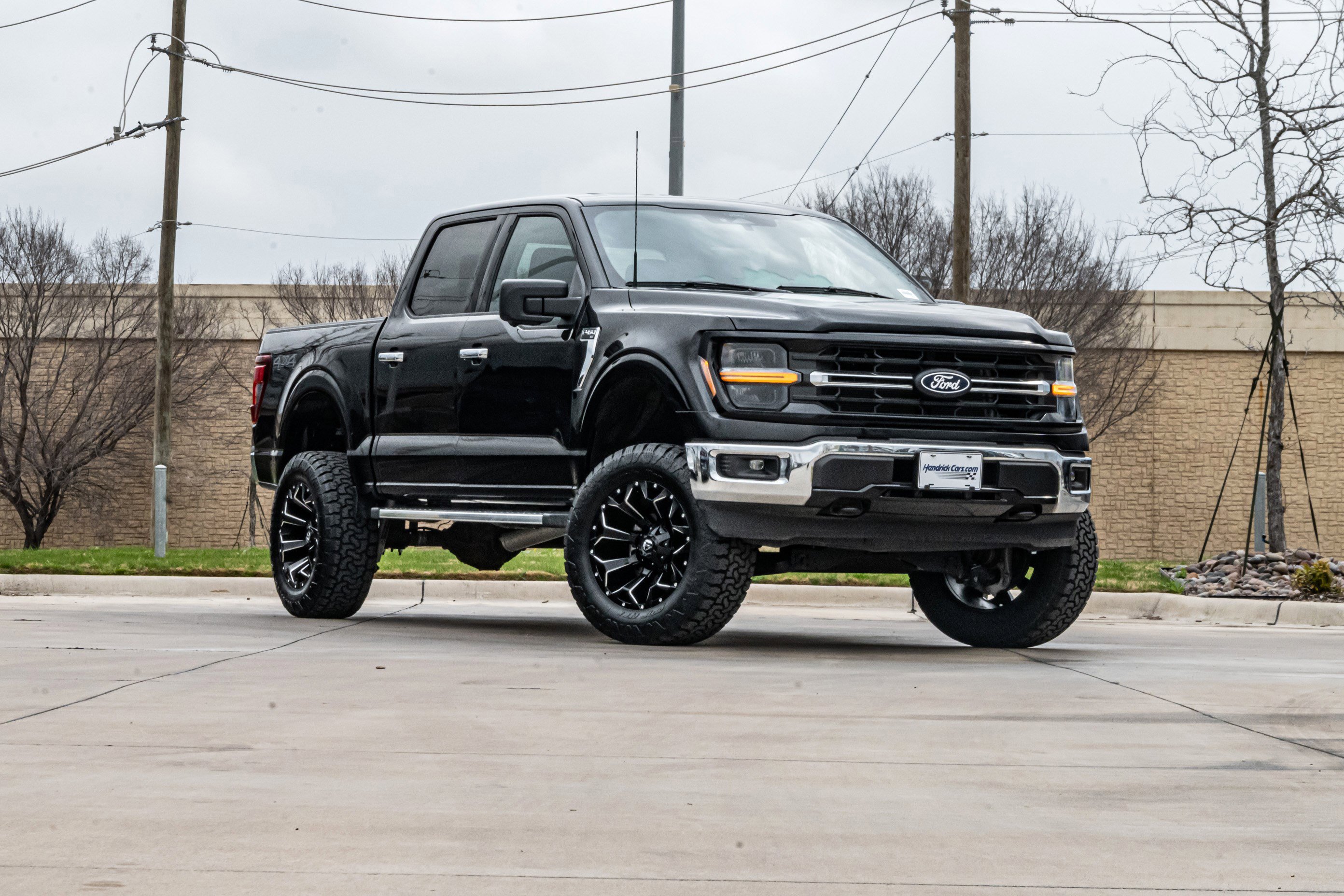 Used 2024 Ford F150 XLT image 2