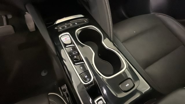 Used 2021 Buick Envision Essence AWD/4WD image 21