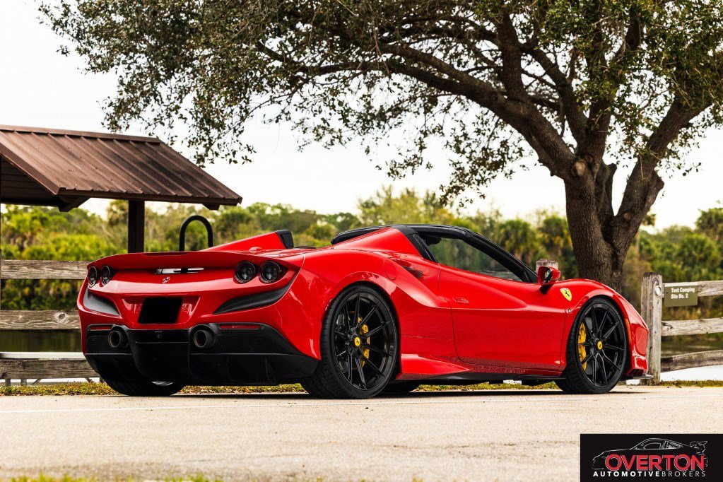 Used 2022 Ferrari F8 Tributo image 3