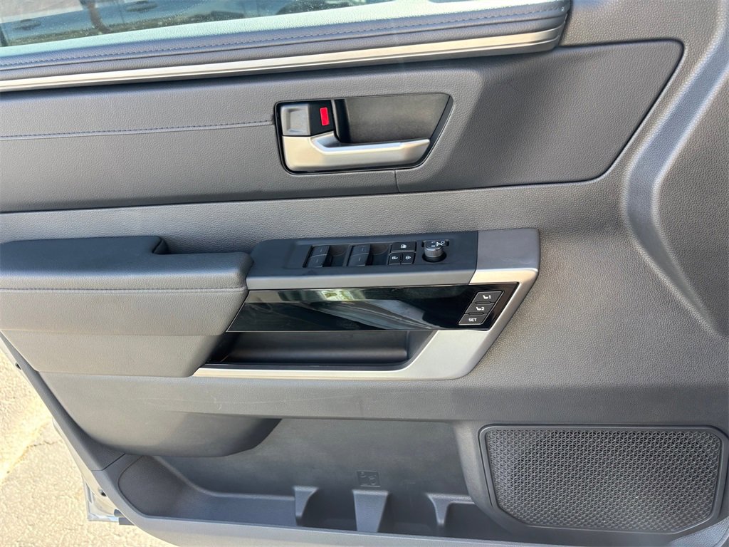 Used 2025 Toyota Tundra Limited image 24