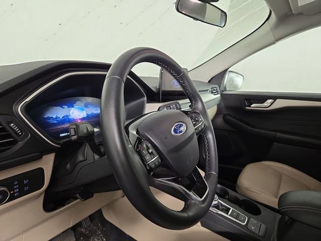 Used 2022 Ford Escape SEL w/ Technology Package image 14