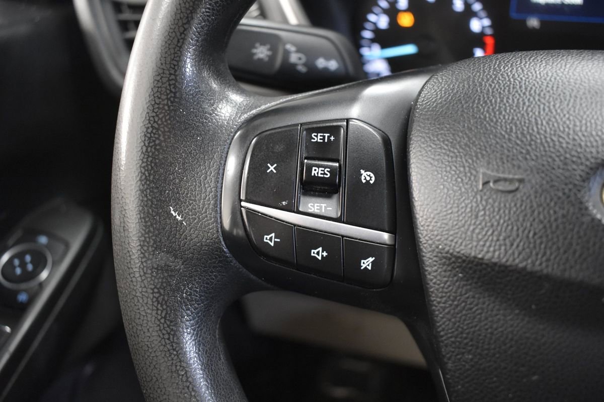 Used 2020 Ford Escape SE image 16