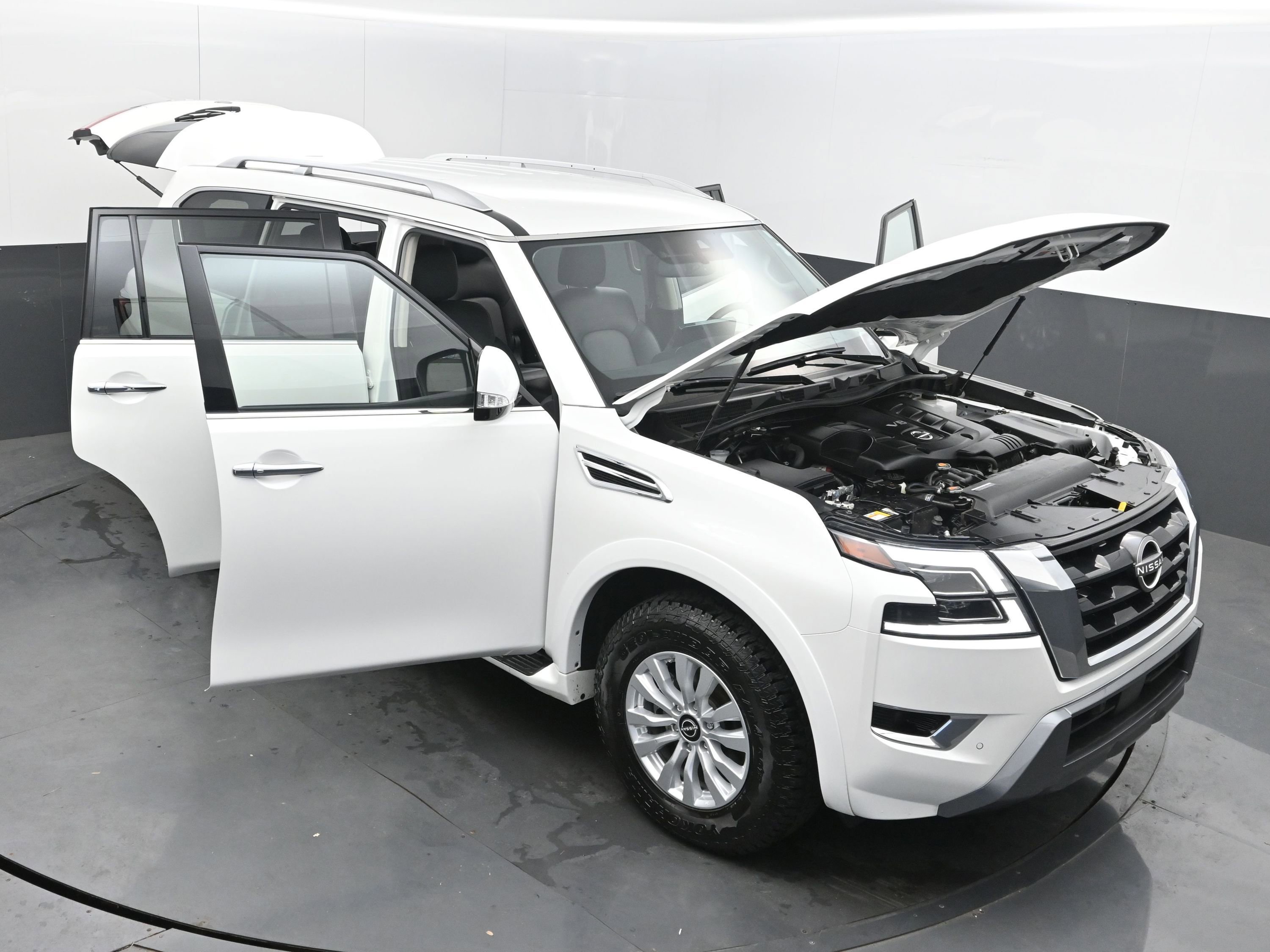 Certified 2024 Nissan Armada SV image 38