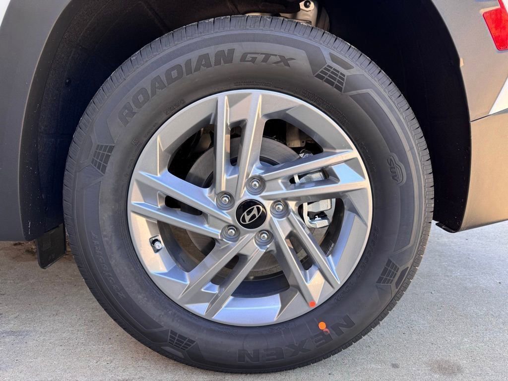 New 2026 Hyundai Tucson SE image 22