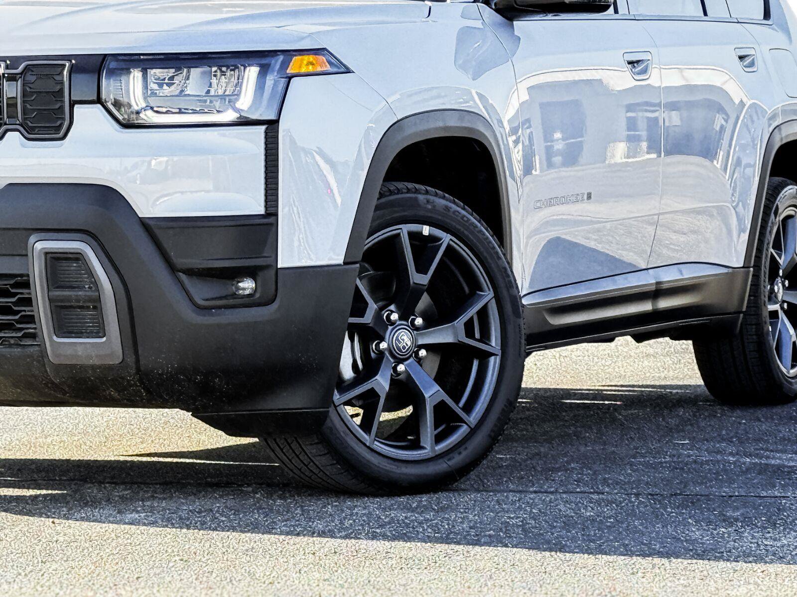 New 2026 Jeep Cherokee Limited AWD/4WD image 2