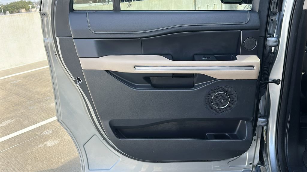 Used 2024 Ford Expedition Max Limited image 34