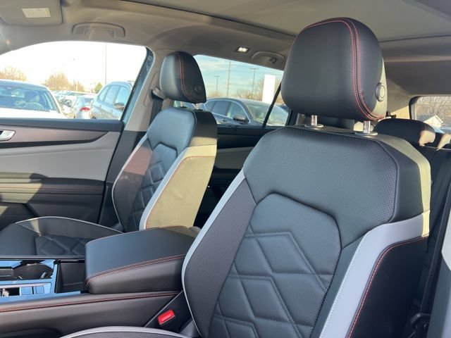 New 2026 Volkswagen Atlas Peak Edition AWD/4WD image 7
