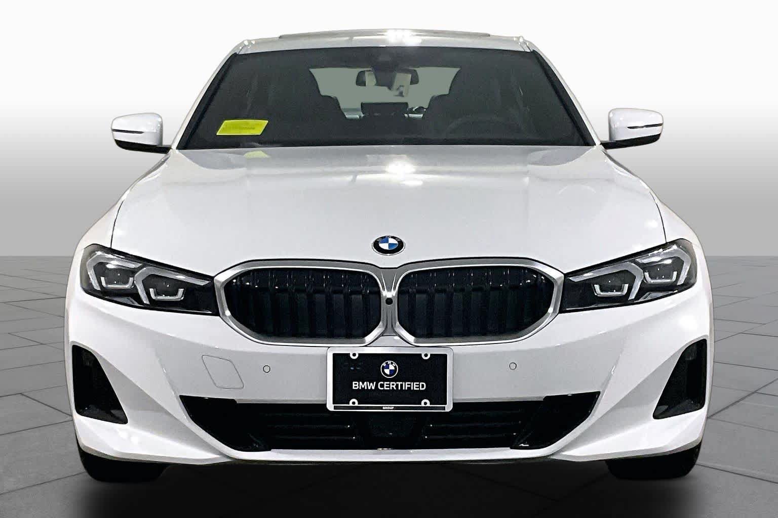 Used 2025 BMW 330i xDrive Sedan w/ Premium Package AWD/4WD image 3