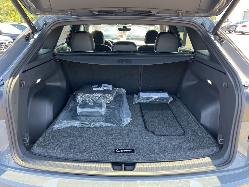 New 2026 Volkswagen Atlas Cross Sport SEL Premium R-Line image 13