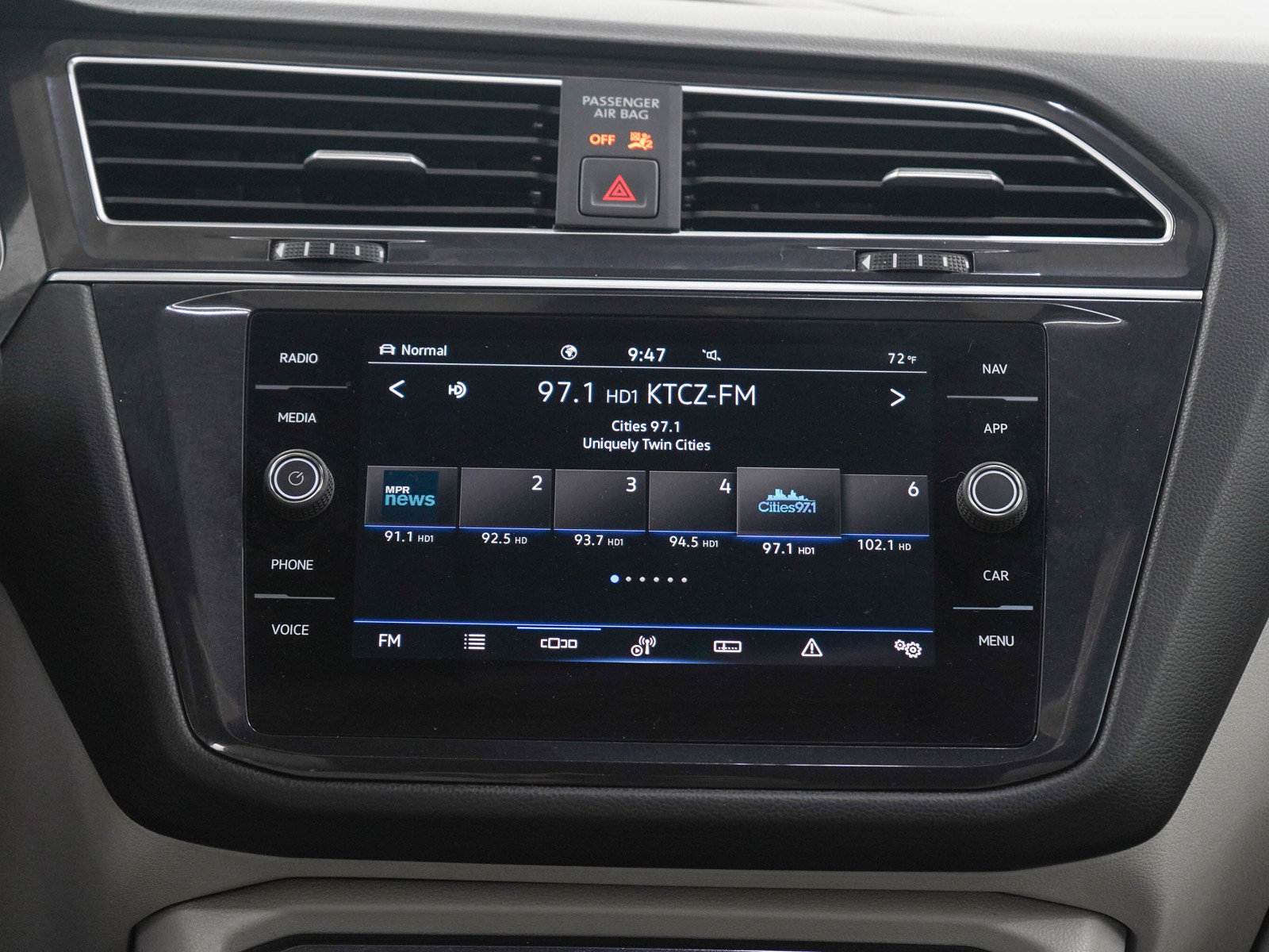 Used 2024 Volkswagen Tiguan SEL R-Line AWD/4WD image 18