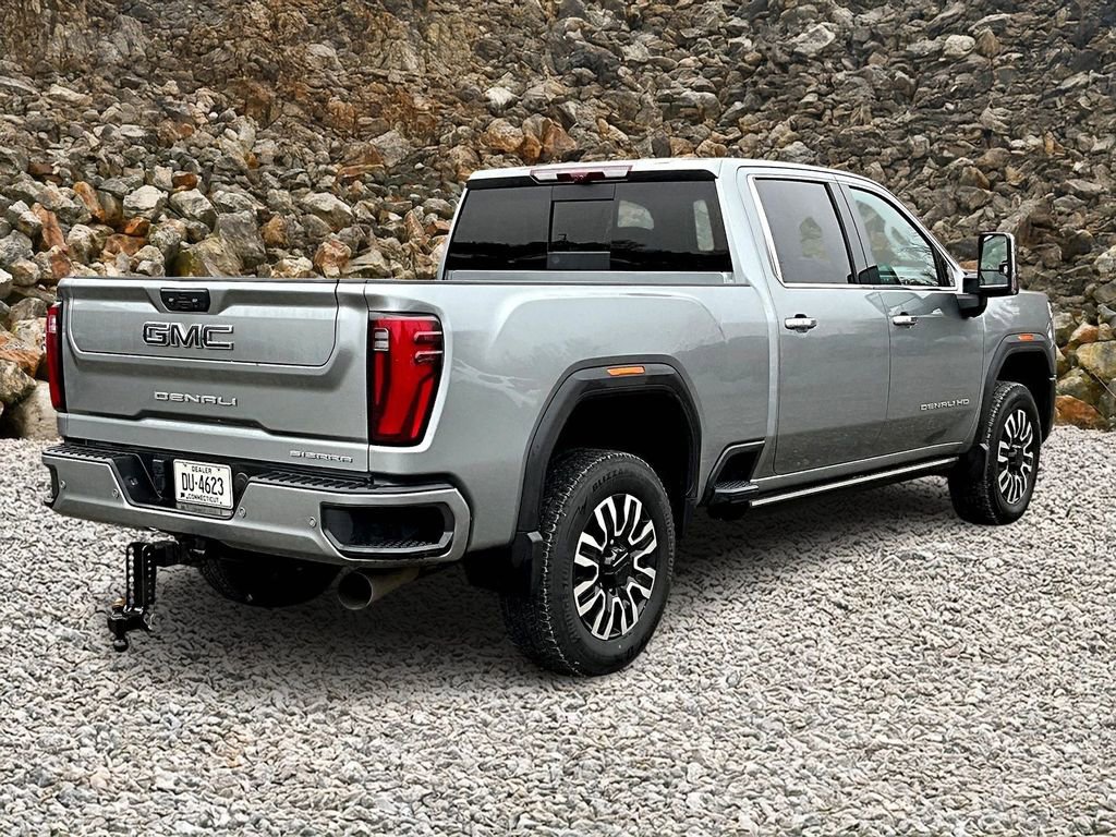 Used 2024 GMC Sierra 2500 Denali Ultimate image 2