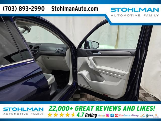 Used 2022 Volkswagen Tiguan SE w/ Panoramic Sunroof Package image 33