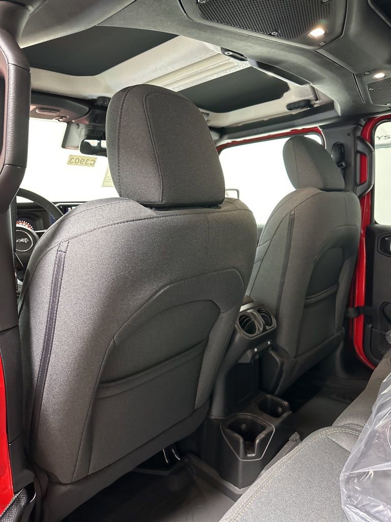 New 2025 Jeep Gladiator Sport AWD/4WD image 16