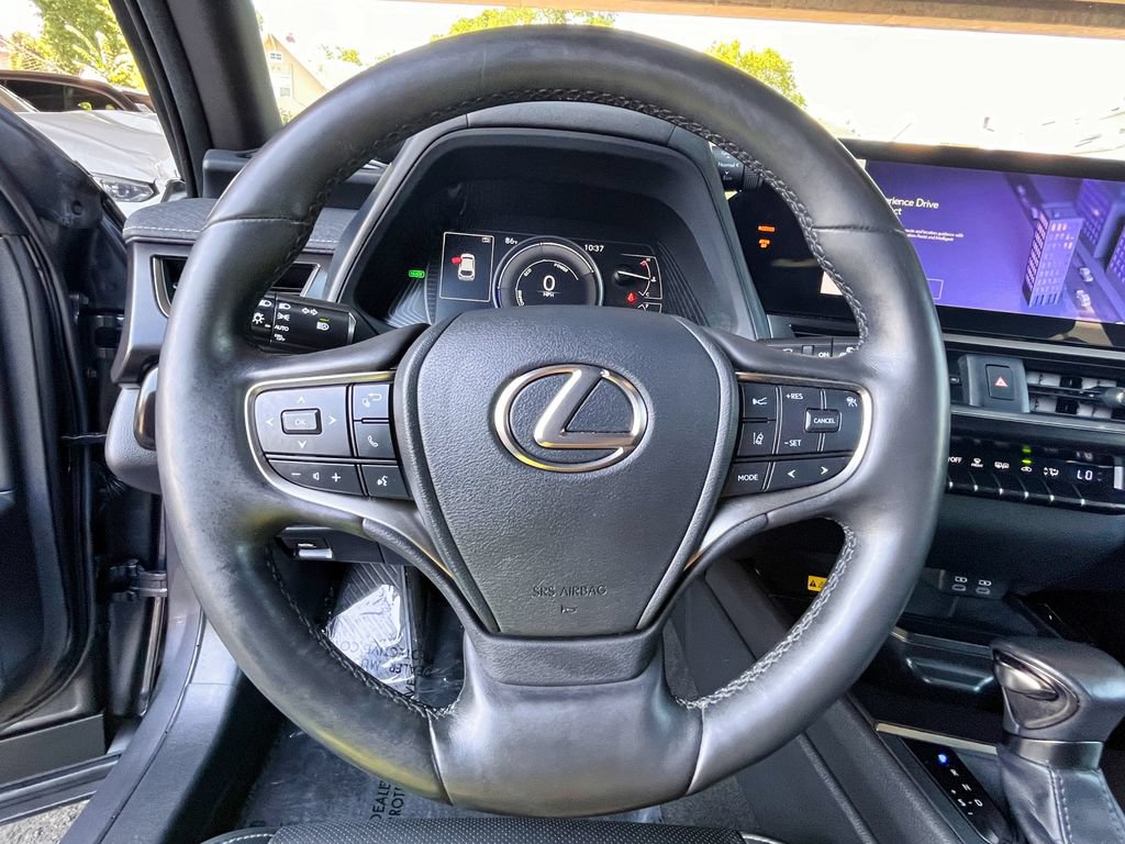 Used 2023 Lexus UX 250h AWD w/ Premium Package image 31