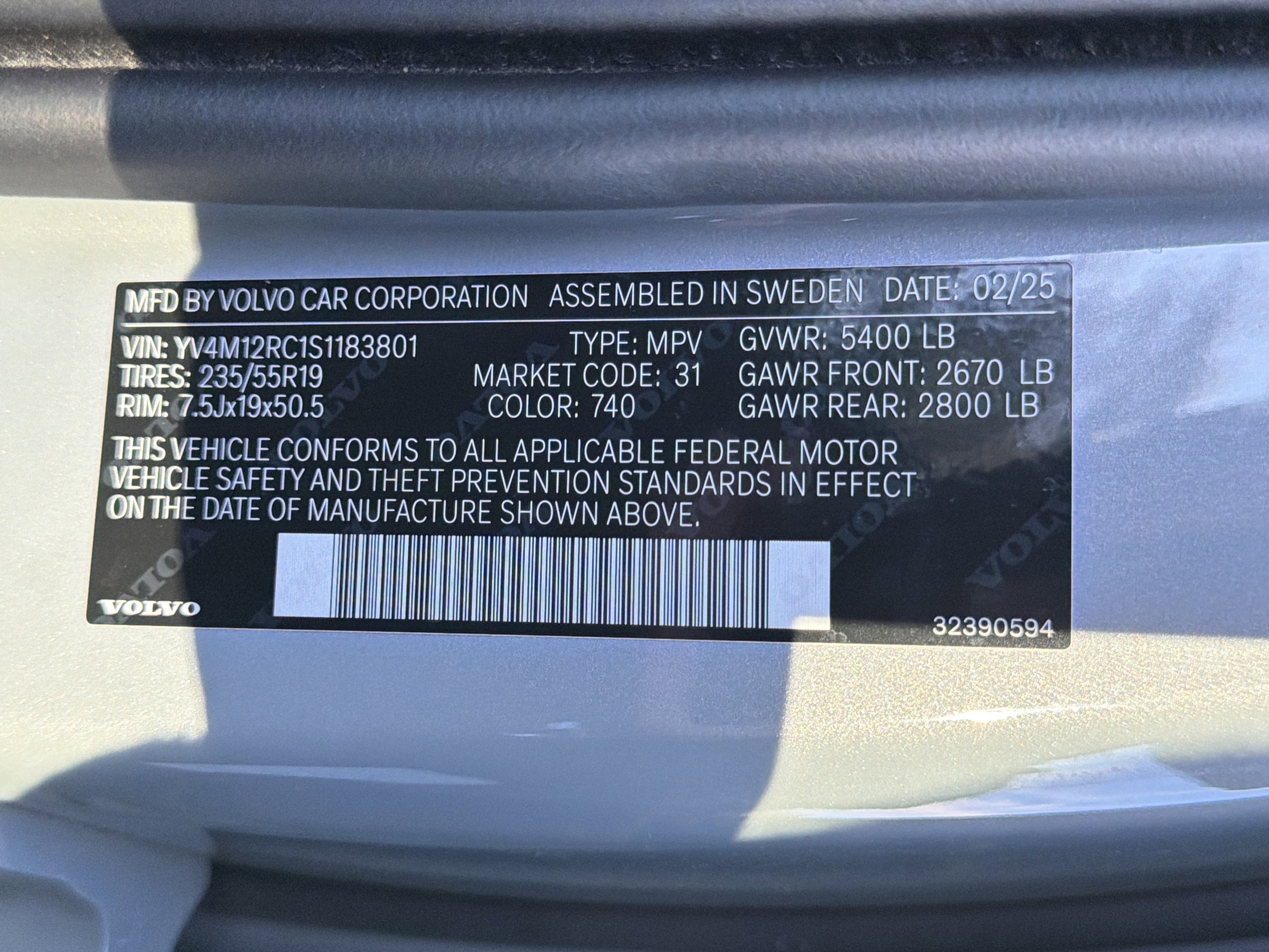 Certified 2025 Volvo XC60 B5 Plus image 37