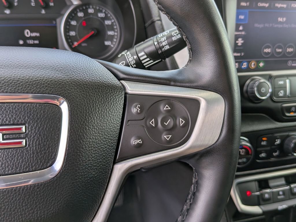 Used 2024 GMC Terrain SLT FWD image 33
