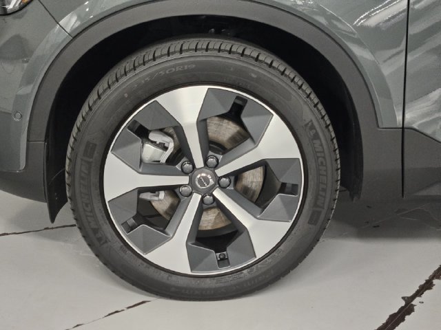 New 2026 Volvo XC40 B5 Plus w/ Protection Package Premier AWD/4WD image 8