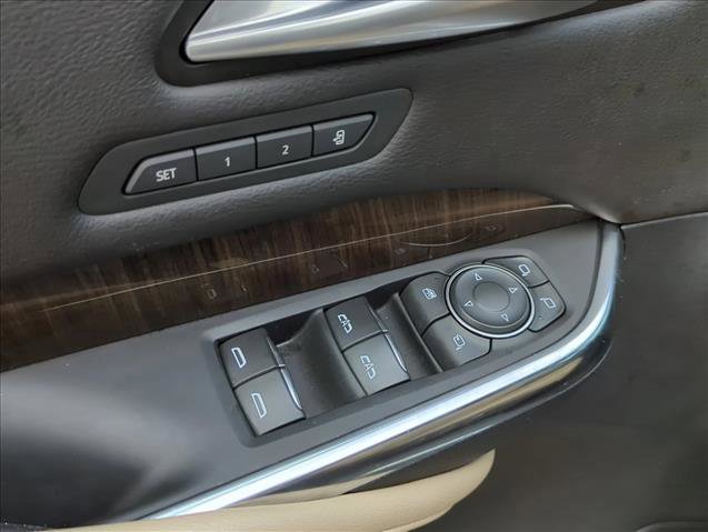 Used 2024 Cadillac XT4 Premium Luxury image 11