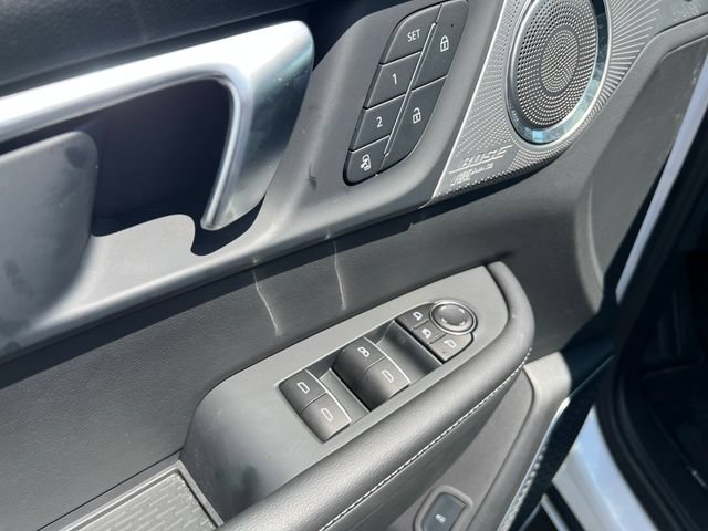 Certified 2025 Buick Enclave Avenir w/ Super Cruise Package FWD image 11
