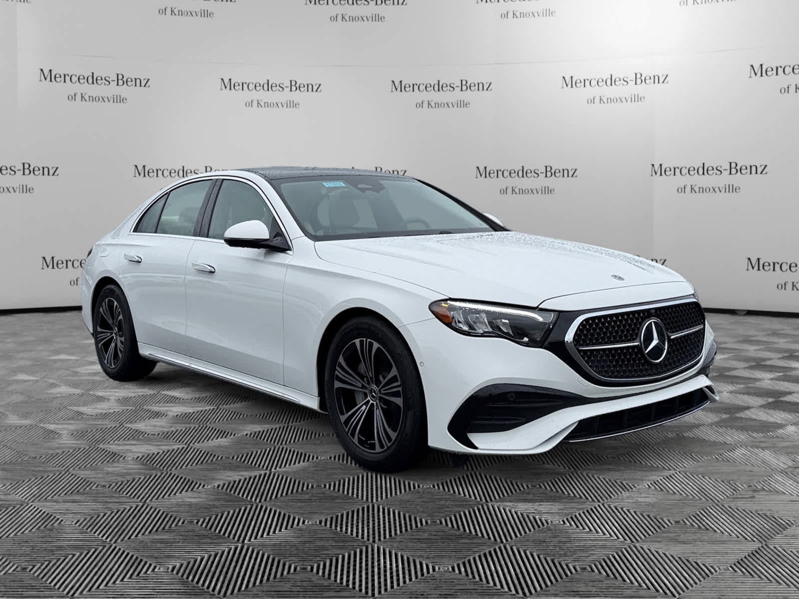 Used 2026 Mercedes-Benz E 350 4MATIC Sedan image 7