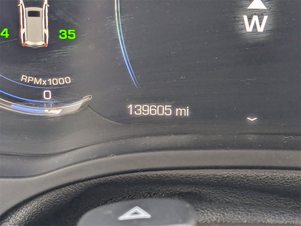 Used 2016 Cadillac Escalade Luxury image 35