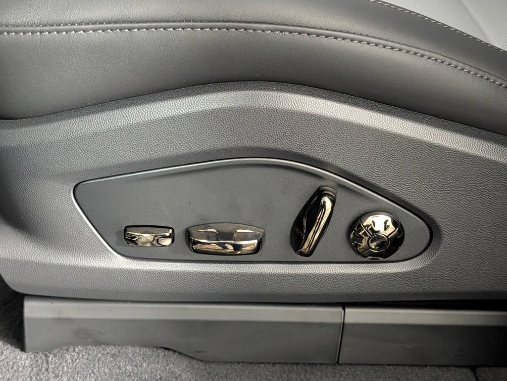 New 2026 Porsche Cayenne Turbo AWD/4WD image 29