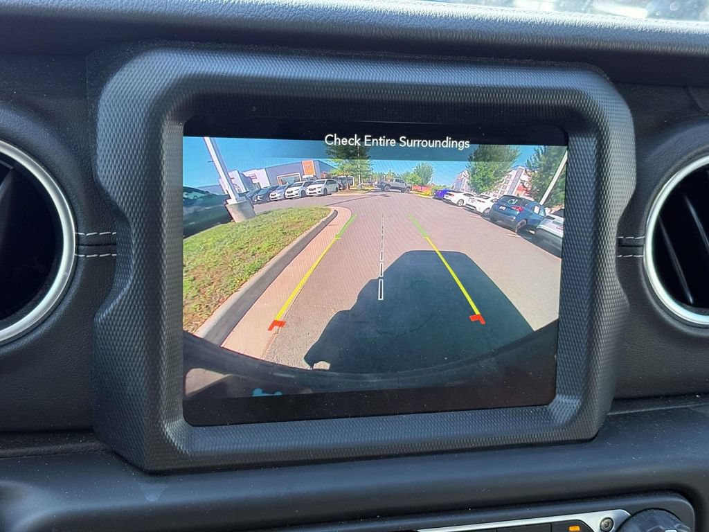 Used 2023 Jeep Wrangler Unlimited Sahara w/ Cold Weather Group AWD/4WD image 29