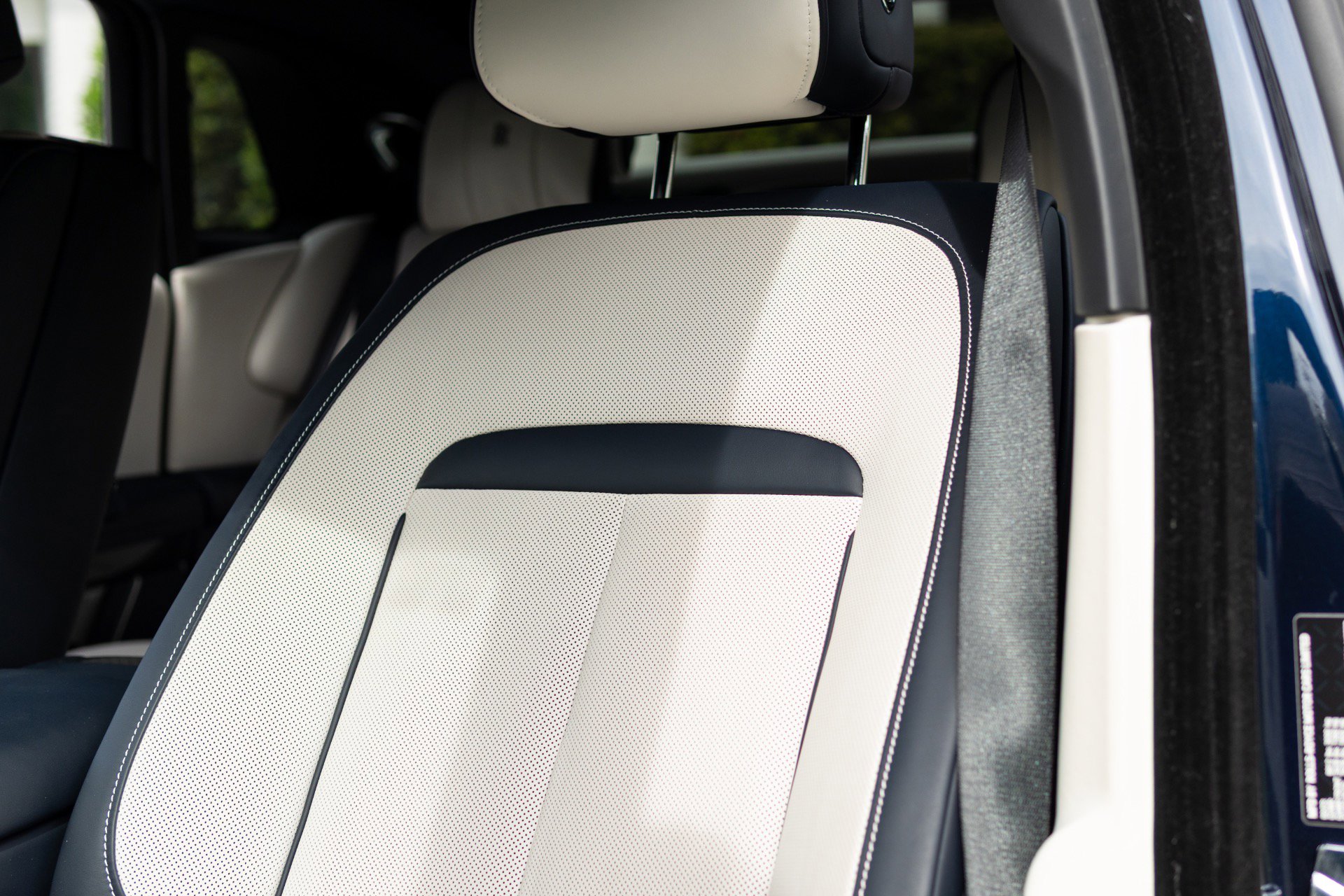 Used 2023 Rolls-Royce Ghost Black Badge w/ Black Badge Ghost Package image 36