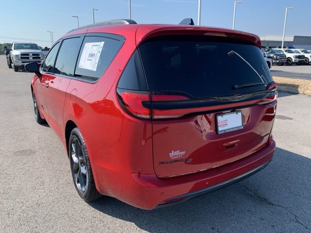 New 2026 Chrysler Pacifica Limited w/ S Appearance Package image 5