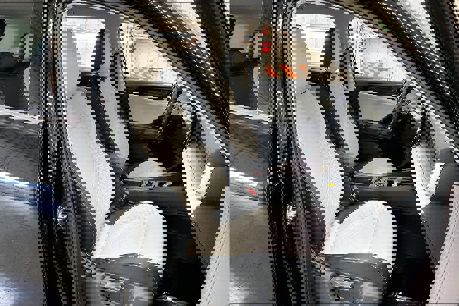 Used 2025 Volkswagen Tiguan SE image 10