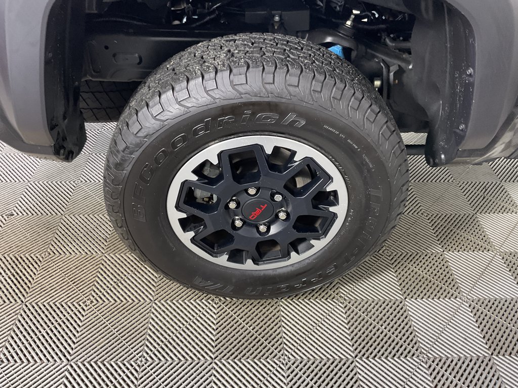 Used 2024 Toyota Tacoma TRD Off-Road w/ TRD Off Road Upgrade Package AWD/4WD image 10