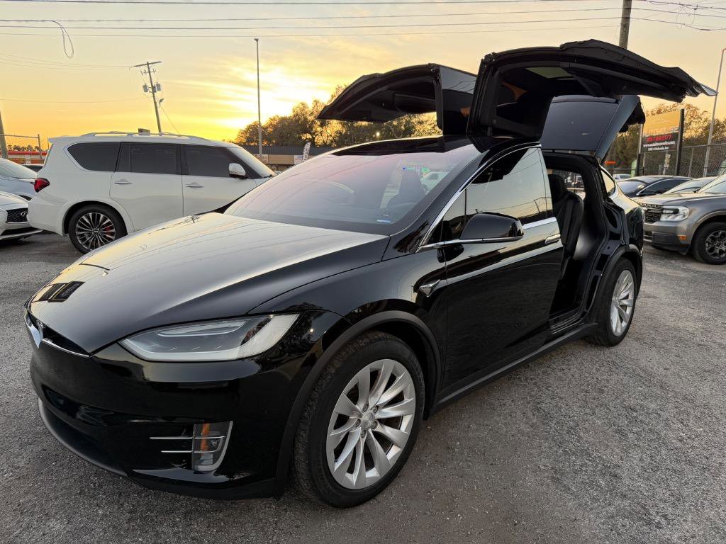 Used 2018 Tesla Model X 75D image 10