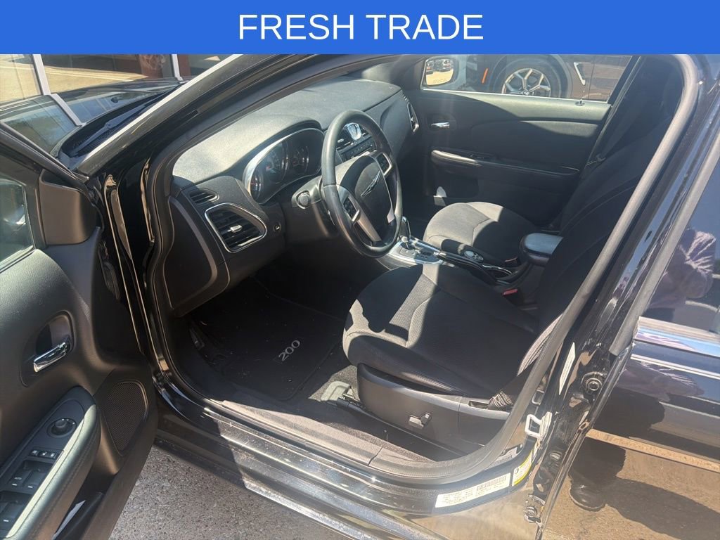 Used 2013 Chrysler 200 Touring FWD image 17