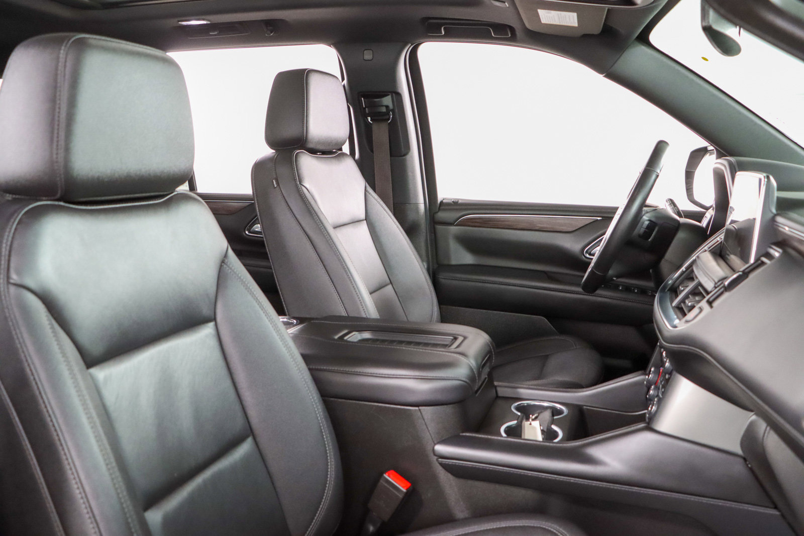 Used 2022 Chevrolet Tahoe Z71 w/ Luxury Package AWD/4WD image 31